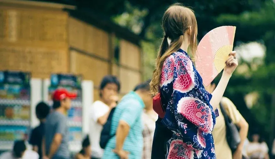 Navigating the Japanese Summer: Creative Solutions and Cultural Insights