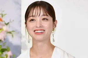 橋本環奈主演「おむすび」初回、時代を先取りする女子高生の言葉遣いが話題