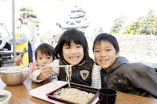 信州松本で開幕、そば祭りで秋の味と松本城を楽しむ