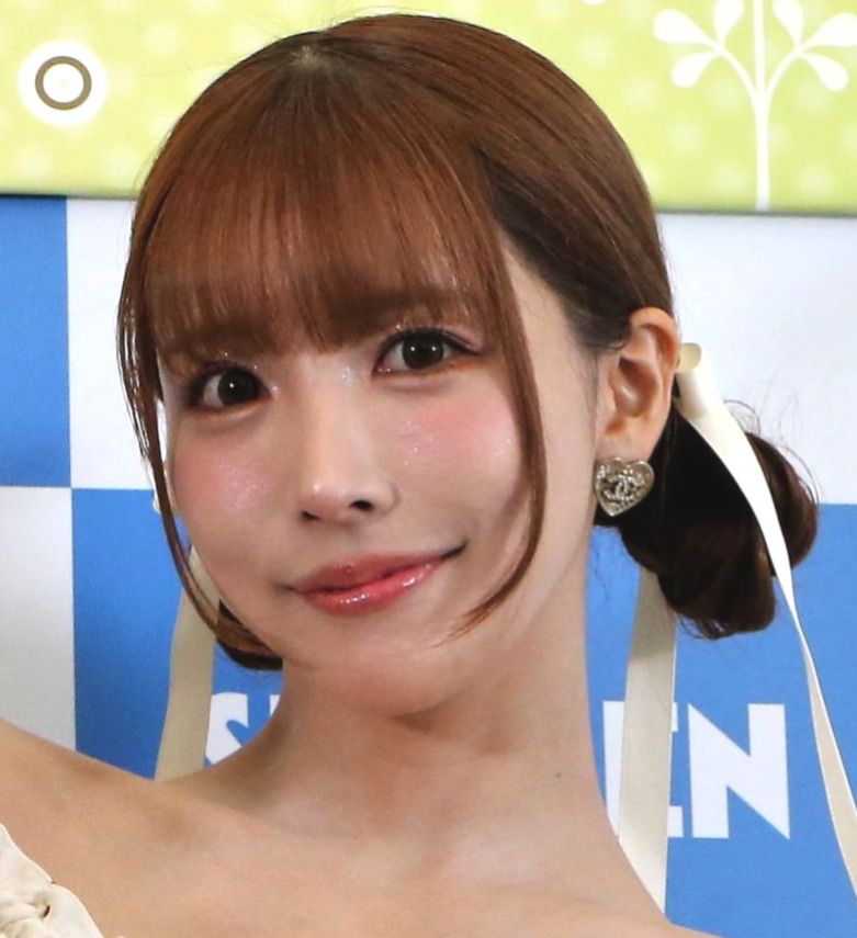 三上悠亜、31歳のバースデーをファンと共に祝う！