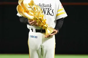 【勝負の瞬間】小久保監督の大胆な起用が中村晃に勝利をもたらす