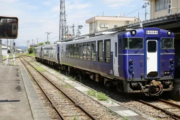 新潟の酒を楽しむ観光列車「越乃 Shu*Kura」、12月に埼玉〜新潟間を2日限定で運行！