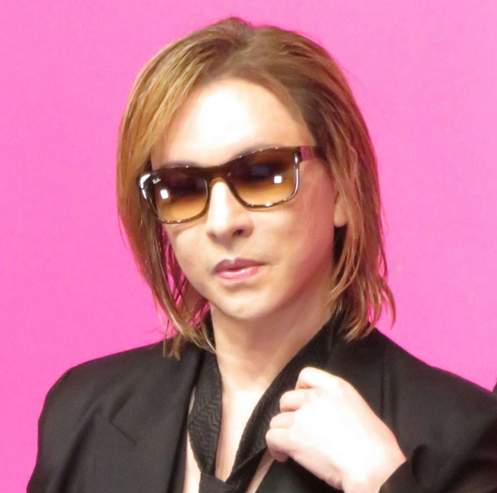 YOSHIKI、10月8日に3度目の頸椎手術へ挑む～激しいドラムスタイルの代償