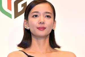 プロ雀士・岡田紗佳、『美的』誌でスキンケアとボディーケアの秘密を語る