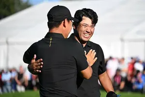 松山英樹、プレジデンツ・カップで世界ランキング1位のスコッティ・シェフラーを破る壮絶シングルス対決