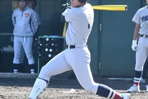 高校野球秋季関東大会：横浜が17年ぶりの決勝進出！小野舜友の決勝打