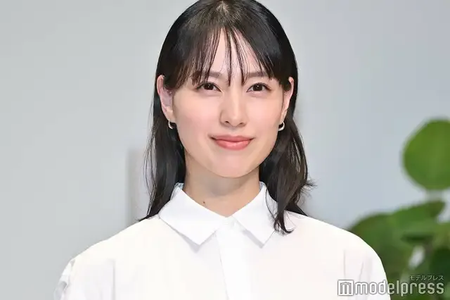 戸田恵梨香、絶賛の嵐！Instagramで披露の美スタイルと圧巻の美脚