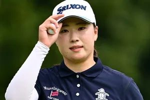 日本女子オープンゴルフ選手権3日目: 竹田麗央と山下美夢有が首位に立つ