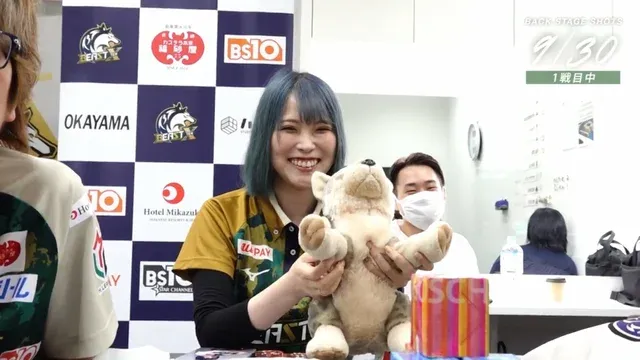 麻雀Mリーグで「ナイスー！わんわん！」菅原千瑛の犬ぬいぐるみ応援が話題、中田花奈初勝利