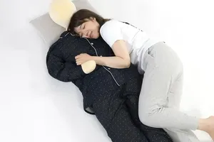 等身大の人型「推し抱き枕」発売！コスプレでリアルにあなたの推しを再現