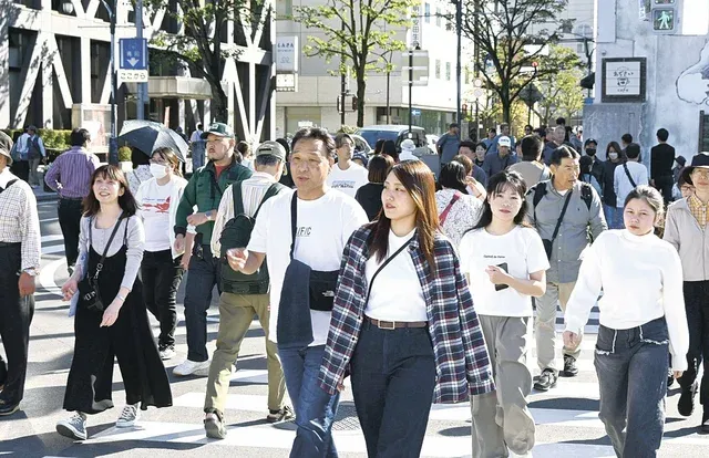 秋の能做到：3連休で松本市街地が活気に満ちる、そば祭りや演劇祭に多くの観光客