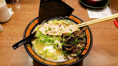 A Cultural Stroll Through Hakata: Japanese Greetings and the Allure of Hakata Ramen