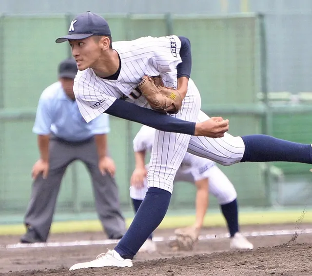 秋季東北高校野球：伊奈蓮樹投手、青森山田相手に4回途中から力投、1失点で意地見せる