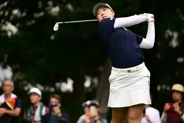 日本女子オープンゴルフ選手権：竹田麗央と山下美夢有が首位に並び、優勝争い激化