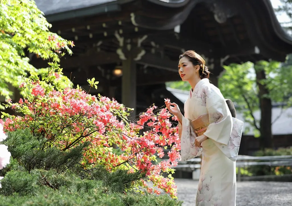 Inside a Japanese Home: Exploring the Perfect Blend of Tradition and Modernity