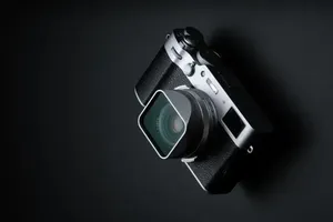 新製品「スクエアフード」発売：FUJIFILM X100シリーズ用アルミフードにHaze10%拡散フィルター内蔵