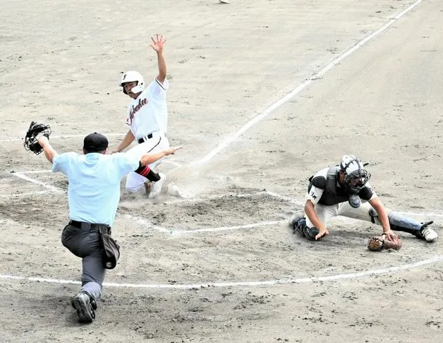 高校野球秋季大会、白熱の展開へ！ドラフト注目選手たちの活躍に期待