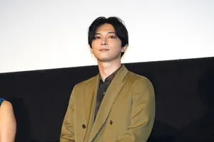 吉沢亮主演『ぼくが生きてる、ふたつの世界』舞台挨拶、母親への感謝を語る