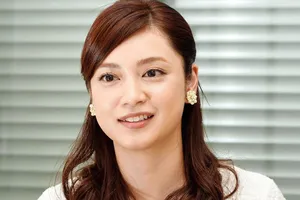 平愛梨、長友佑都の38歳誕生日に家族写真を投稿！「いつまでも格好いいPAPAでいて」