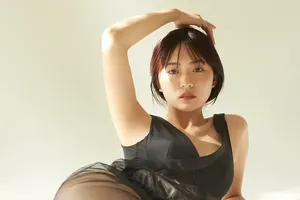 豊田ルナ、"ヤンマガWeb"で水着姿初公開！多面的な魅力にファン歓喜