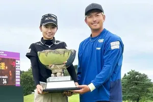 大西翔太、安田祐香の初優勝を特製ケーキで祝福！