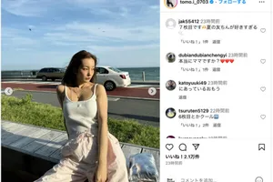 板野友美、Instagramで海のショット公開！夏の終わりを彩る