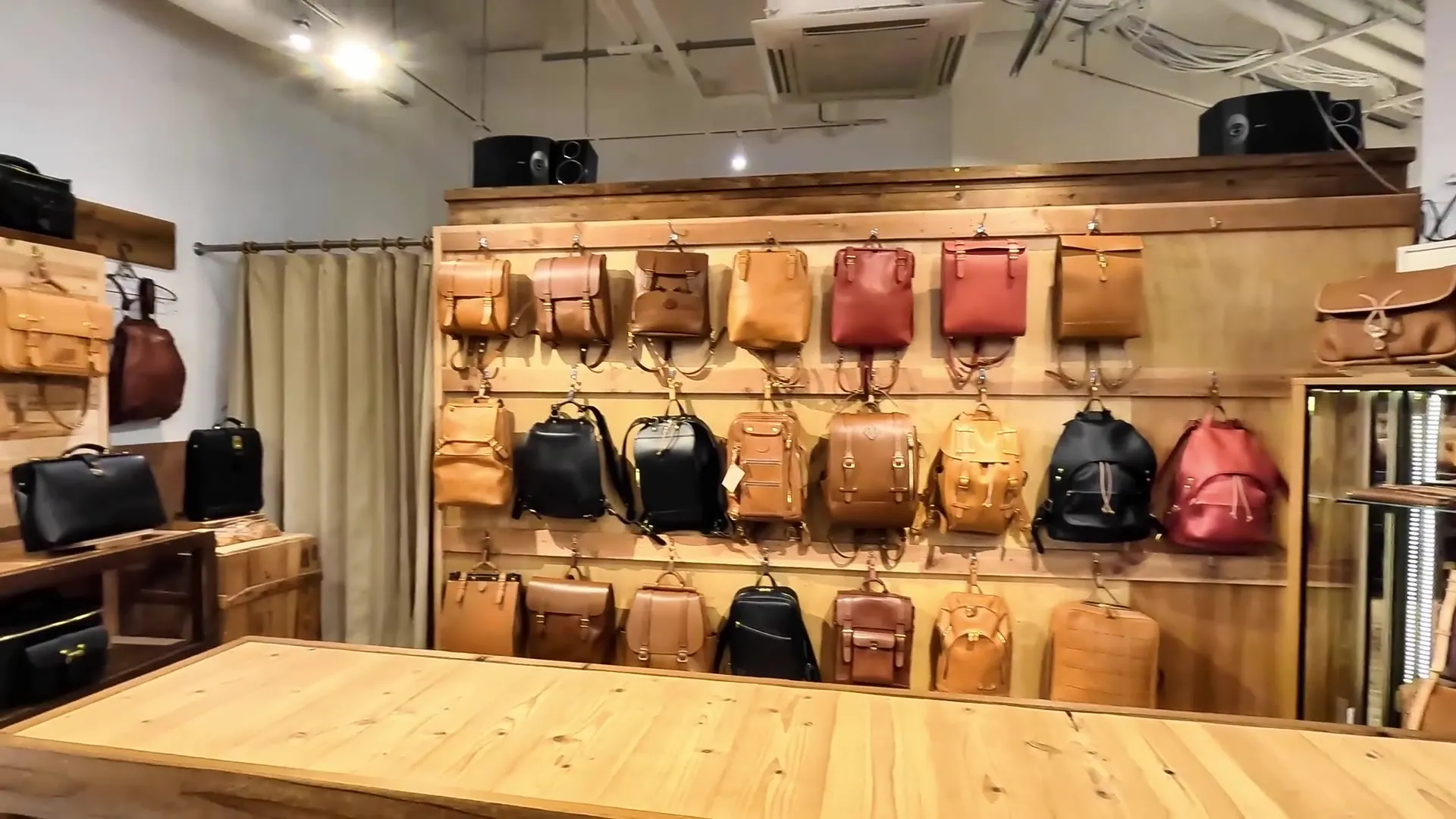 The Art of Handcrafted Leather: A Timeless Tradition