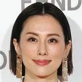 米倉涼子、LANVINの黒ロングドレスで圧巻の美しさ披露！フォロワーから絶賛の声