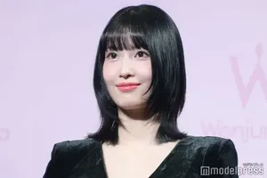 TWICEのモモ、金髪ロングヘアの新ビジュアルでドーリーに変身！ファンからの絶賛反響