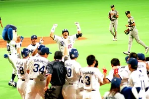 山崎武司の逆転サヨナラ3ランと星野監督への怒りのメッセージ