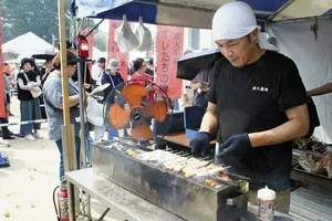 久留米焼きとり日本一フェスタ：多種多様な焼き鳥とビールで盛り上がる2日間の祭典